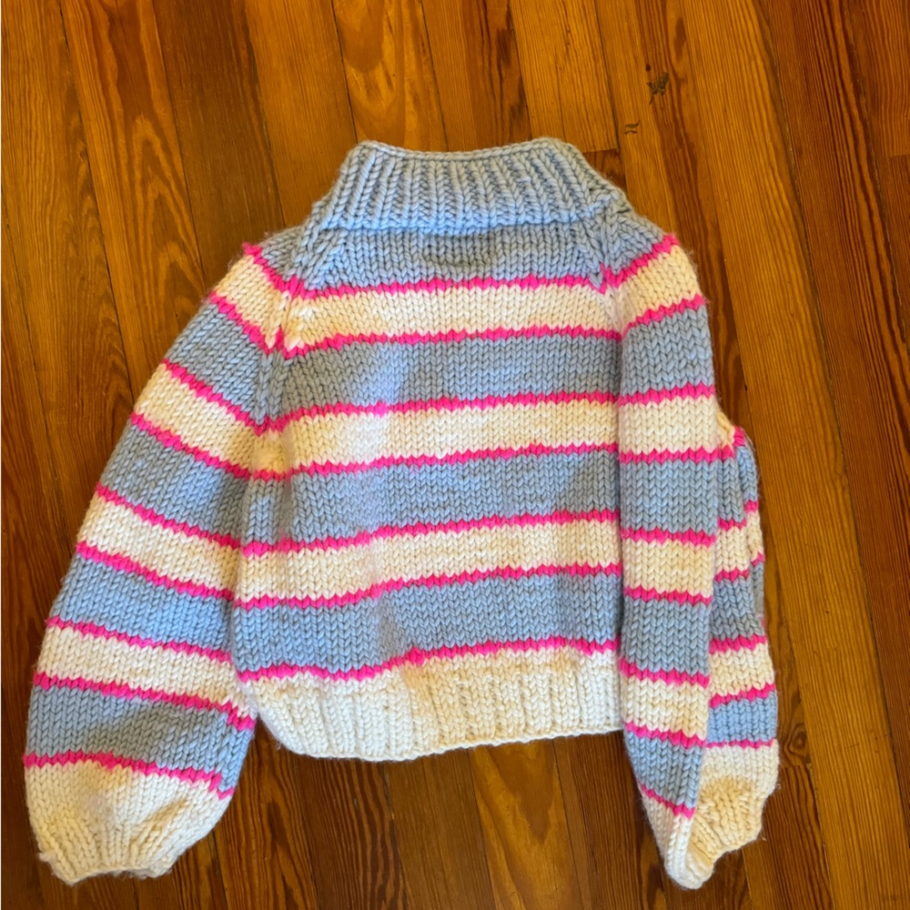 GOGO Sweater - Picture 2 of 3